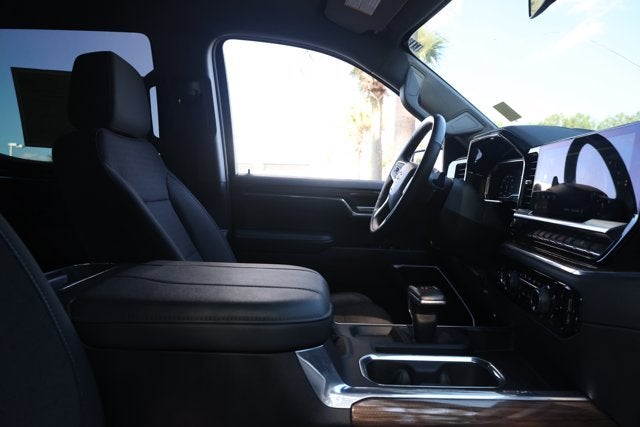 2023 Chevrolet Silverado 1500 4WD Crew Cab Standard Bed LT