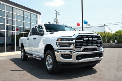 2025 RAM 2500 Tradesman Crew Cab 4x4 6'4' Box