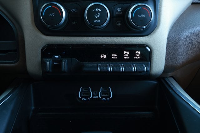 2022 RAM 3500 Laramie Crew Cab 4x2 8' Box