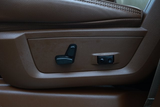 2022 RAM 3500 Laramie Crew Cab 4x2 8' Box