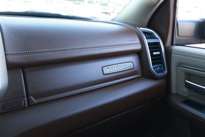 2022 RAM 3500 Laramie Crew Cab 4x2 8' Box