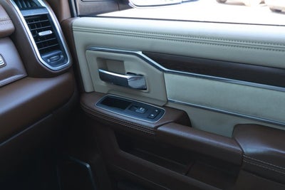 2022 RAM 3500 Laramie Crew Cab 4x2 8' Box