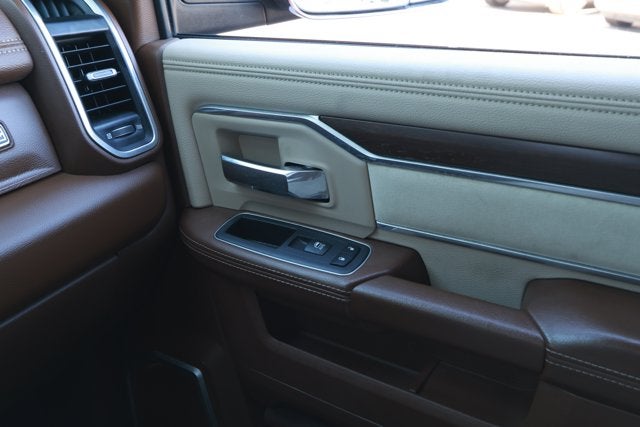 2022 RAM 3500 Laramie Crew Cab 4x2 8' Box