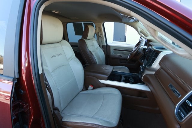 2022 RAM 3500 Laramie Crew Cab 4x2 8' Box