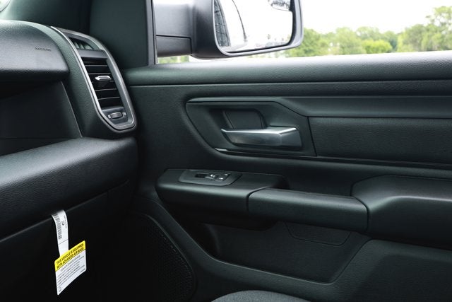 2026 RAM 1500 RAM 1500 EXPRESS CREW CAB 4X2 5'7' BOX