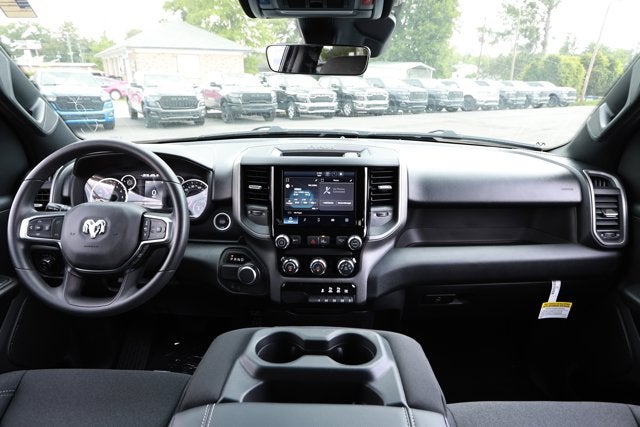2026 RAM Ram 1500 RAM 1500 EXPRESS CREW CAB 4X2 5'7' BOX