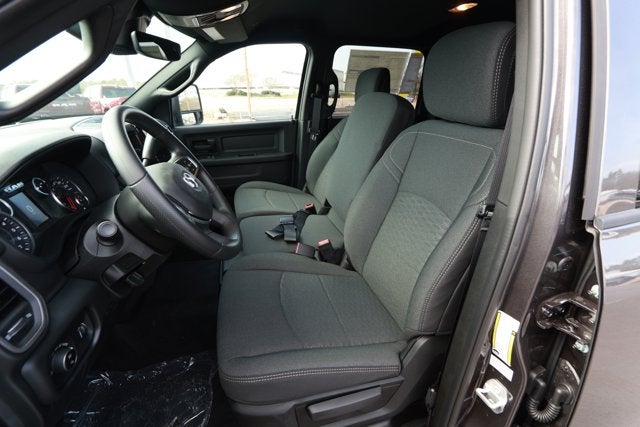 2026 RAM Ram 2500 RAM 2500 BLACK EXPRESS CREW CAB 4X4 6'4' BOX