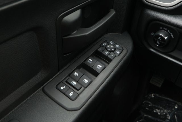 2026 RAM Ram 2500 RAM 2500 BLACK EXPRESS CREW CAB 4X4 6'4' BOX