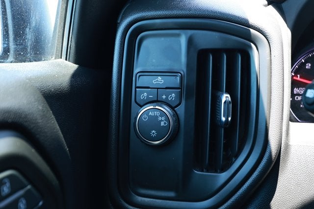 2023 Chevrolet Silverado 1500 2WD Crew Cab Short Bed Custom