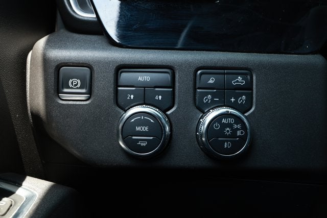 2025 GMC Sierra 1500 4WD Crew Cab Short Box SLT