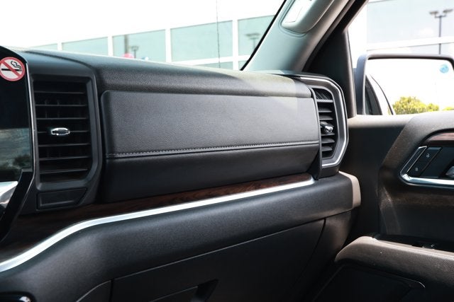 2025 GMC Sierra 1500 4WD Crew Cab Short Box SLT