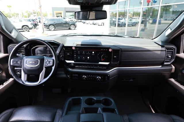 2025 GMC Sierra 1500 4WD Crew Cab Short Box SLT