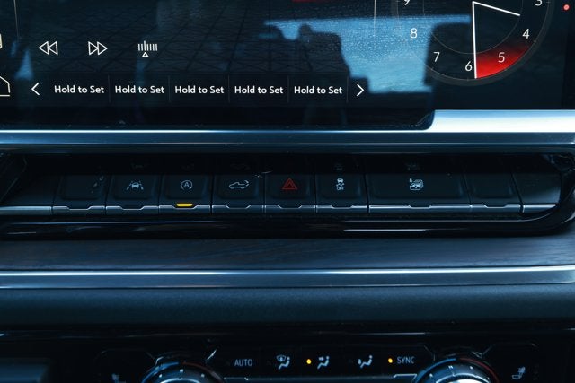 2025 GMC Sierra 1500 4WD Crew Cab Short Box SLT