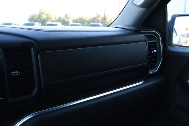 2025 GMC Sierra 1500 4WD Crew Cab Short Box SLT