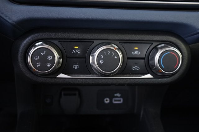 2024 Nissan Versa 1.6 SV