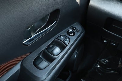 2024 Nissan Kicks SR Xtronic CVT