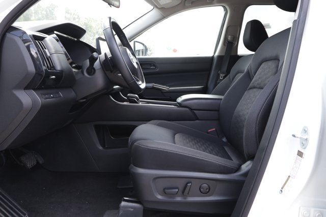 2024 Nissan Pathfinder SV FWD