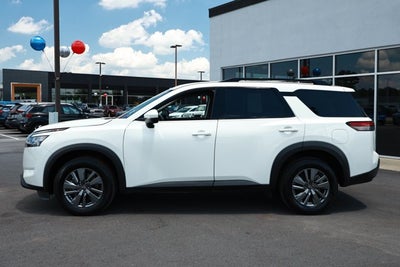 2025 Nissan Pathfinder SV