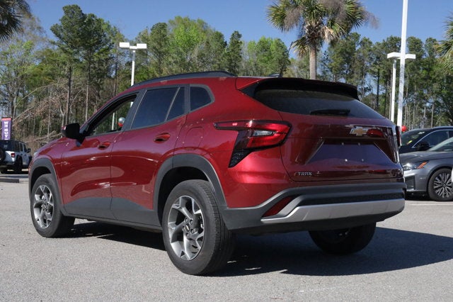 2025 Chevrolet Trax FWD LT