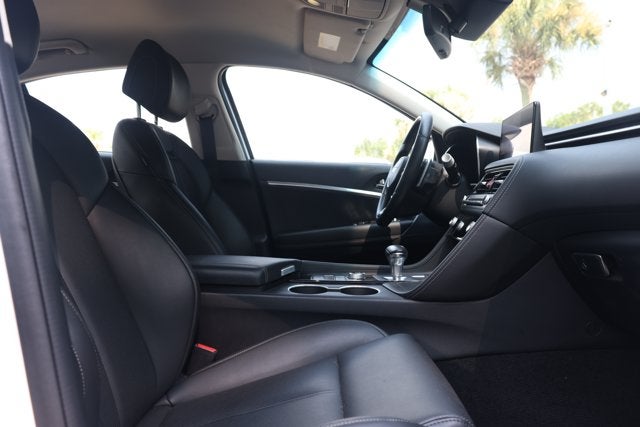 2025 Genesis G70 2.5T RWD
