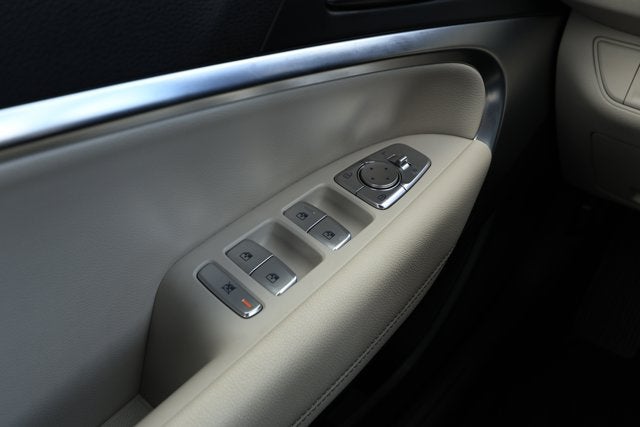 2025 Genesis G70 2.5T RWD