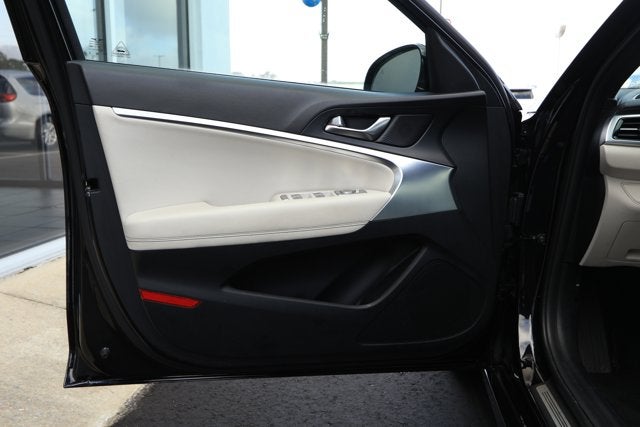 2025 Genesis G70 2.5T RWD