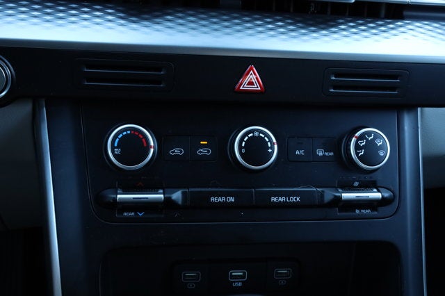 2024 Kia Carnival MPV LX Seat Package