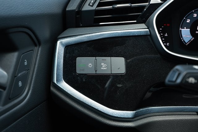 2024 Audi Q3 Premium 45 TFSI S line quattro Tiptronic