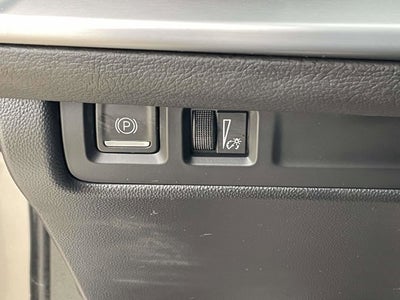 2024 Cadillac XT4 FWD Premium Luxury