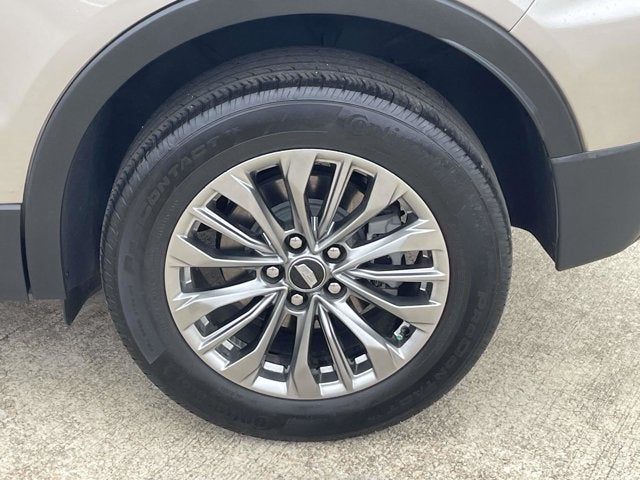 2024 Cadillac XT4 FWD Premium Luxury