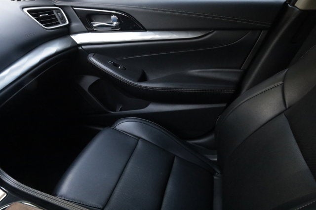 2023 Nissan Maxima SV