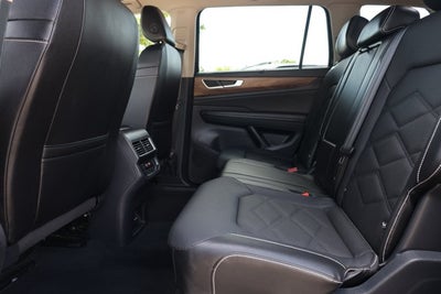 2025 Volkswagen Atlas 2.0T SE w/Technology