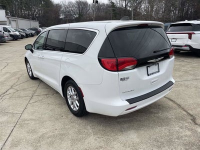 2023 Chrysler Voyager LX