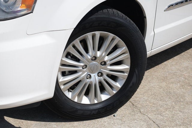 2013 Chrysler Town & Country Limited