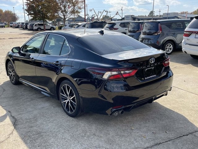 2024 Toyota Camry Hybrid SE