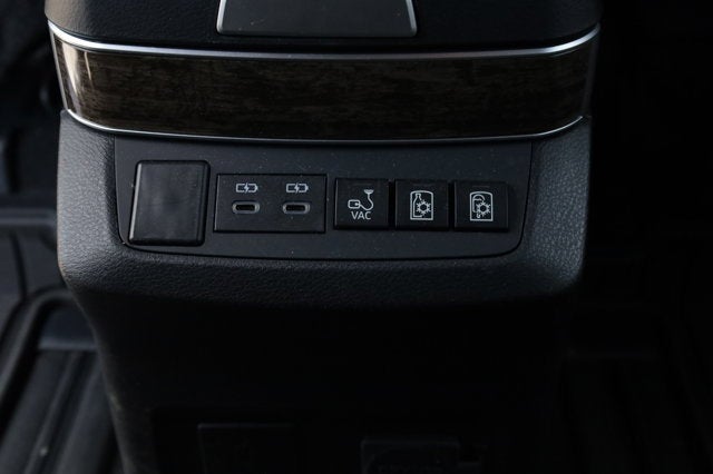 2025 Toyota Sienna Platinum