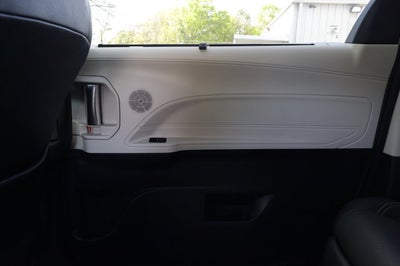 2025 Toyota Sienna Platinum