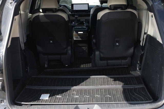 2025 Toyota Sienna Platinum