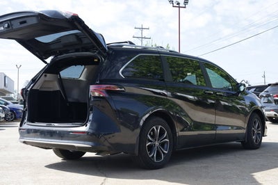 2025 Toyota Sienna Platinum