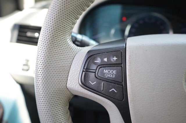 2014 Toyota Sienna XLE AAS