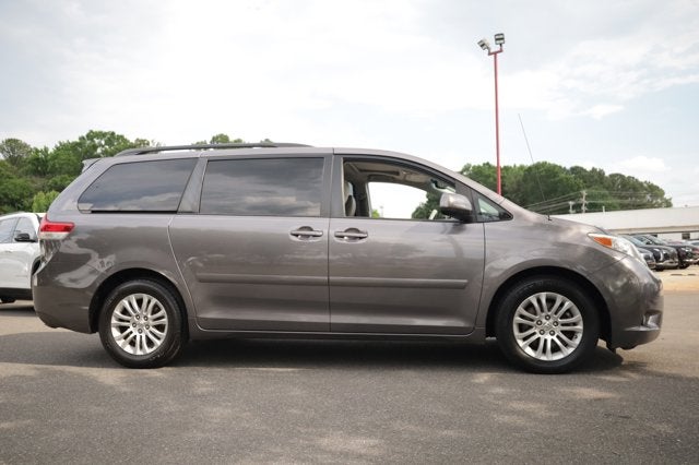 2014 Toyota Sienna XLE AAS
