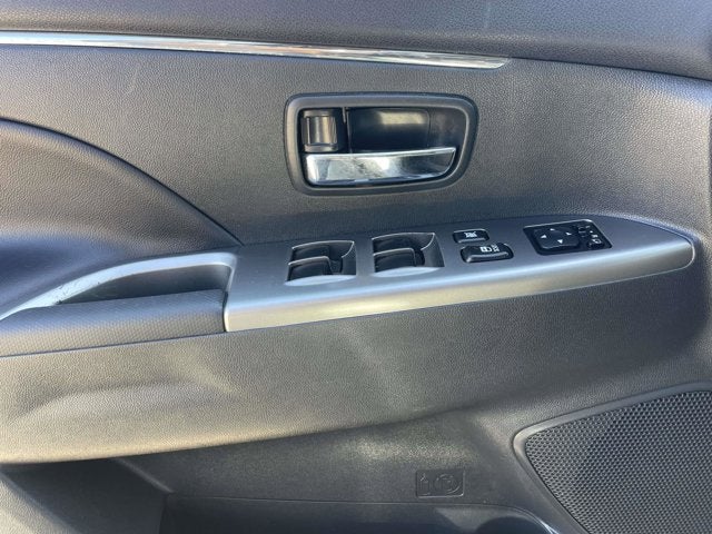 2024 Mitsubishi Outlander Sport SE