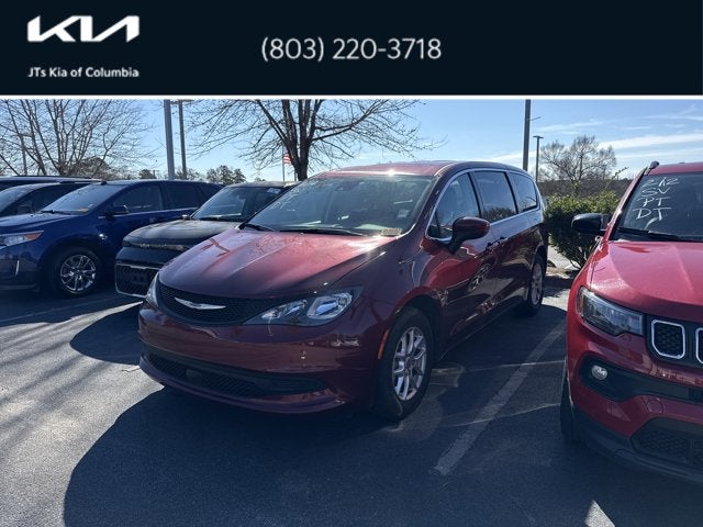 2023 Chrysler Voyager LX