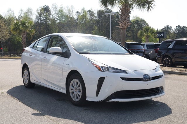 2022 Toyota Prius L Eco
