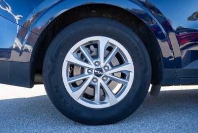 2023 Kia Carnival LX