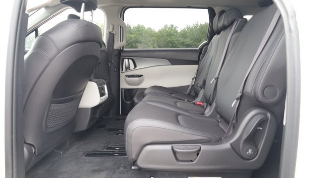 2024 Kia Carnival LX