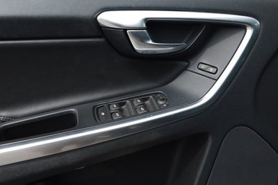 2016 Volvo XC60 T6 Drive-E