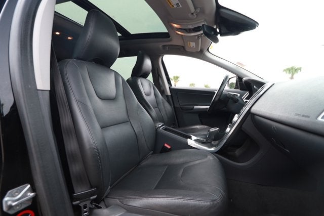 2016 Volvo XC60 T6 Drive-E
