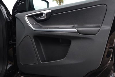 2016 Volvo XC60 T6 Drive-E